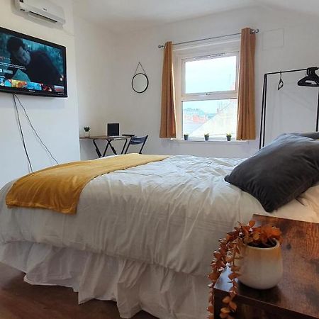 Fast Broadband, Budget Stay, Free Netflix. Cardiff Eksteriør bilde