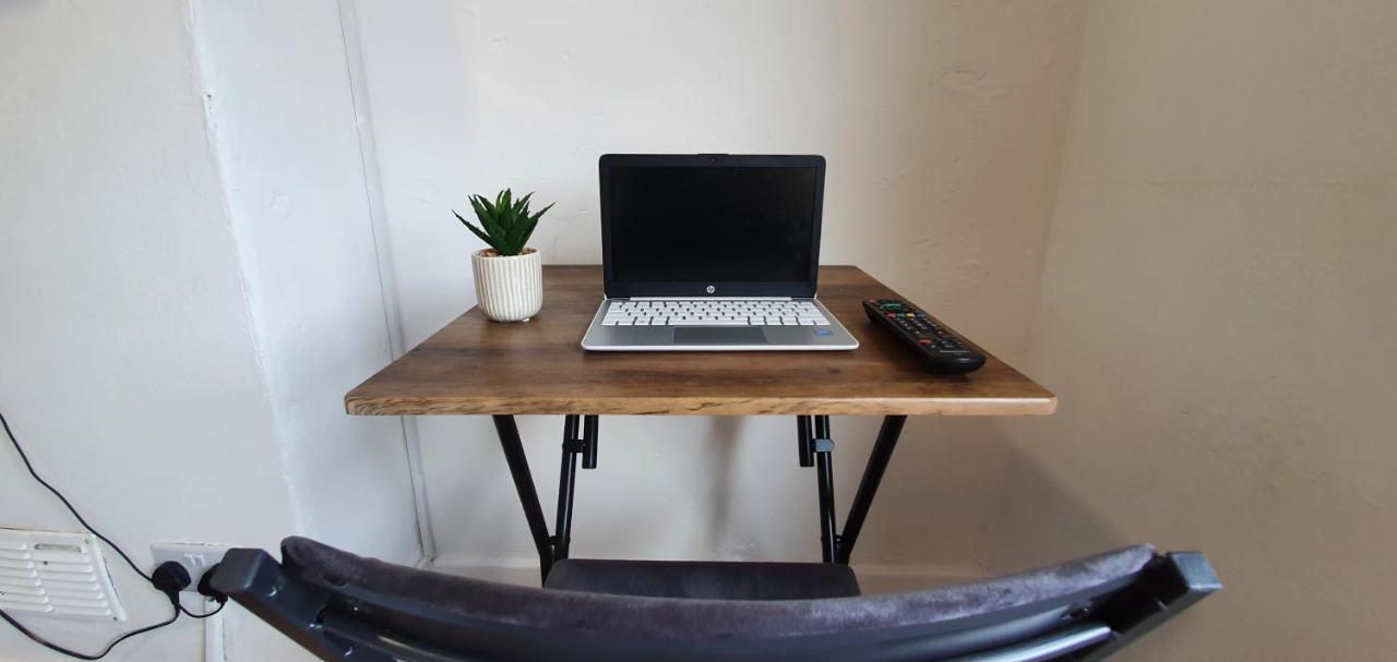 Fast Broadband, Budget Stay, Free Netflix. Cardiff Eksteriør bilde