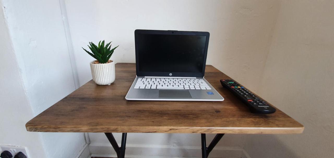 Fast Broadband, Budget Stay, Free Netflix. Cardiff Eksteriør bilde